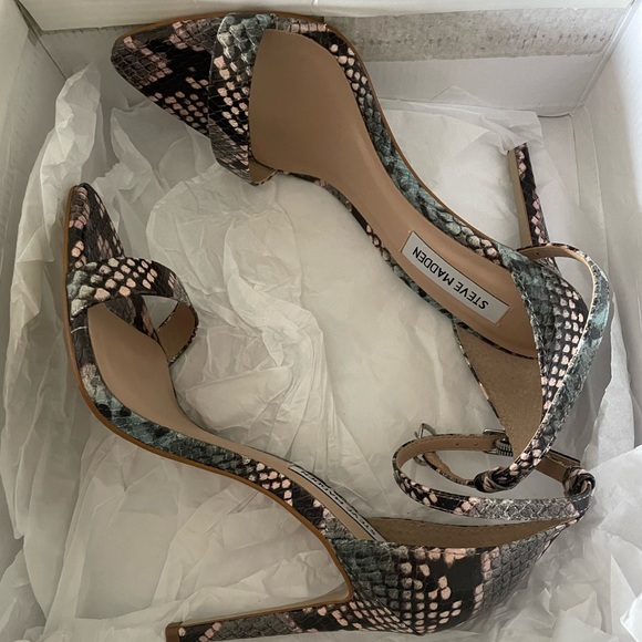 Steve Madden heels size 6 - Picture 4 of 4